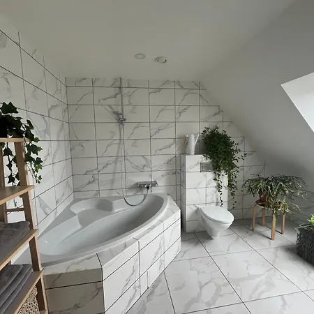Tatil Evi Hubane Majaosa Vaikses Piirkonnas Tallinn